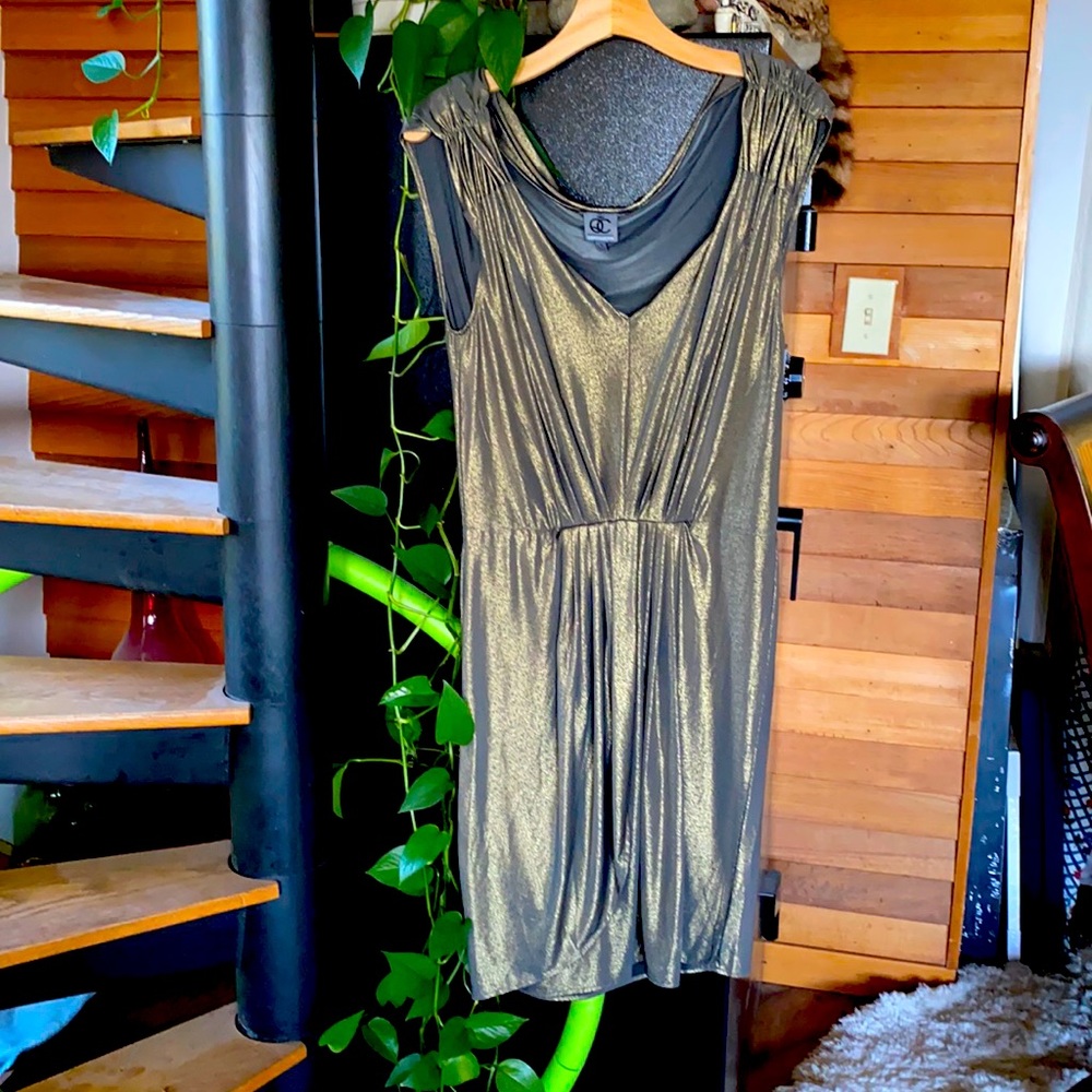 Queen Collection sz M dress